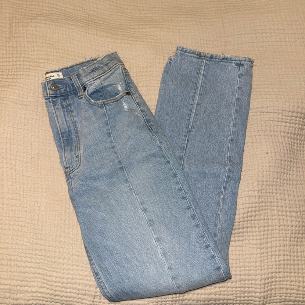 A&F Light Wash The 90’s Straight Ultra High Rise Jeans